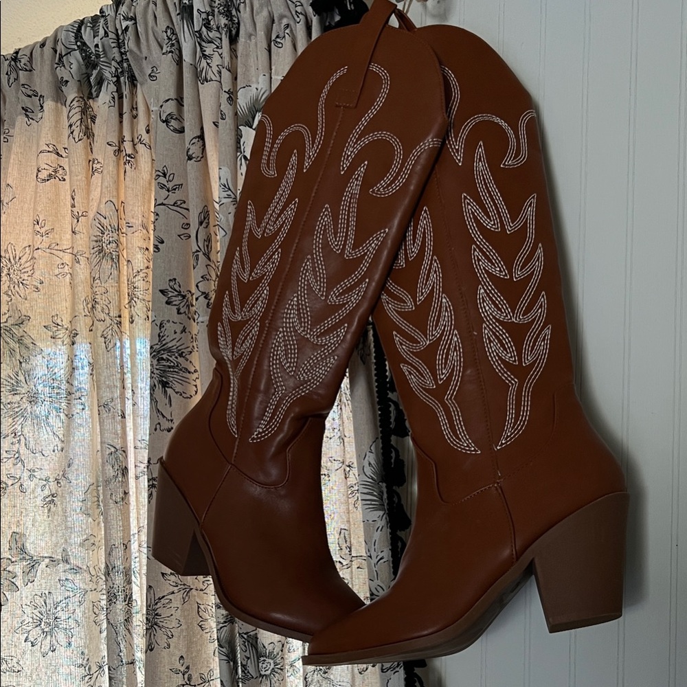TOP Moda Brown Heeled Western Boots